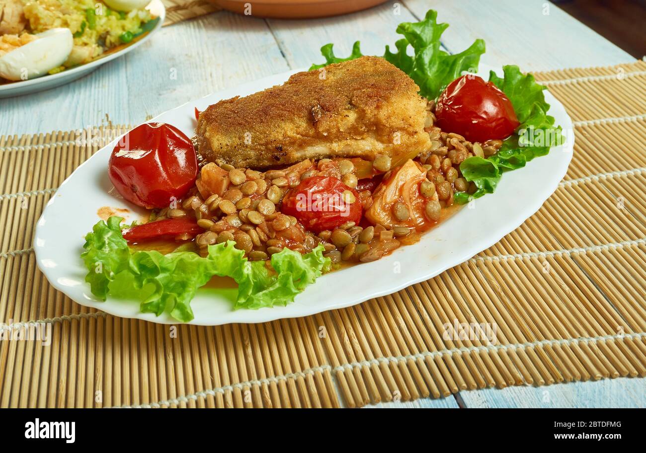 Harissa émietté de poisson avec des lentilles, préparer le repas de mi-semaine Banque D'Images