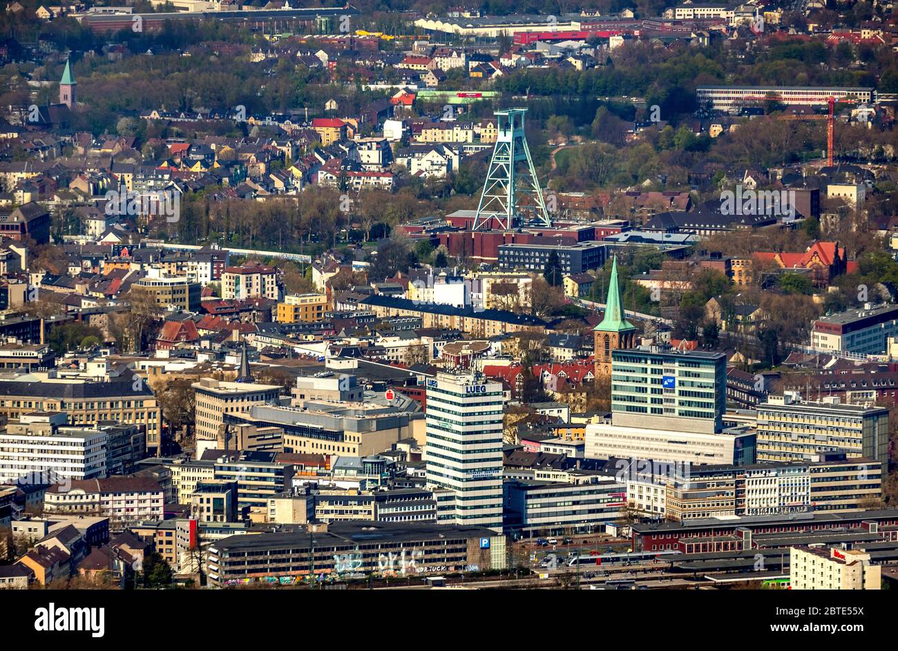 Centre ville de Bochum avec musée minier allemand église Propsteikirche, Kortum et centre de Sparkasse, 10.04.2019, Luftbild, Allemagne, Rhénanie-du-Nord-Westphalie, région de la Ruhr, Bochum Banque D'Images