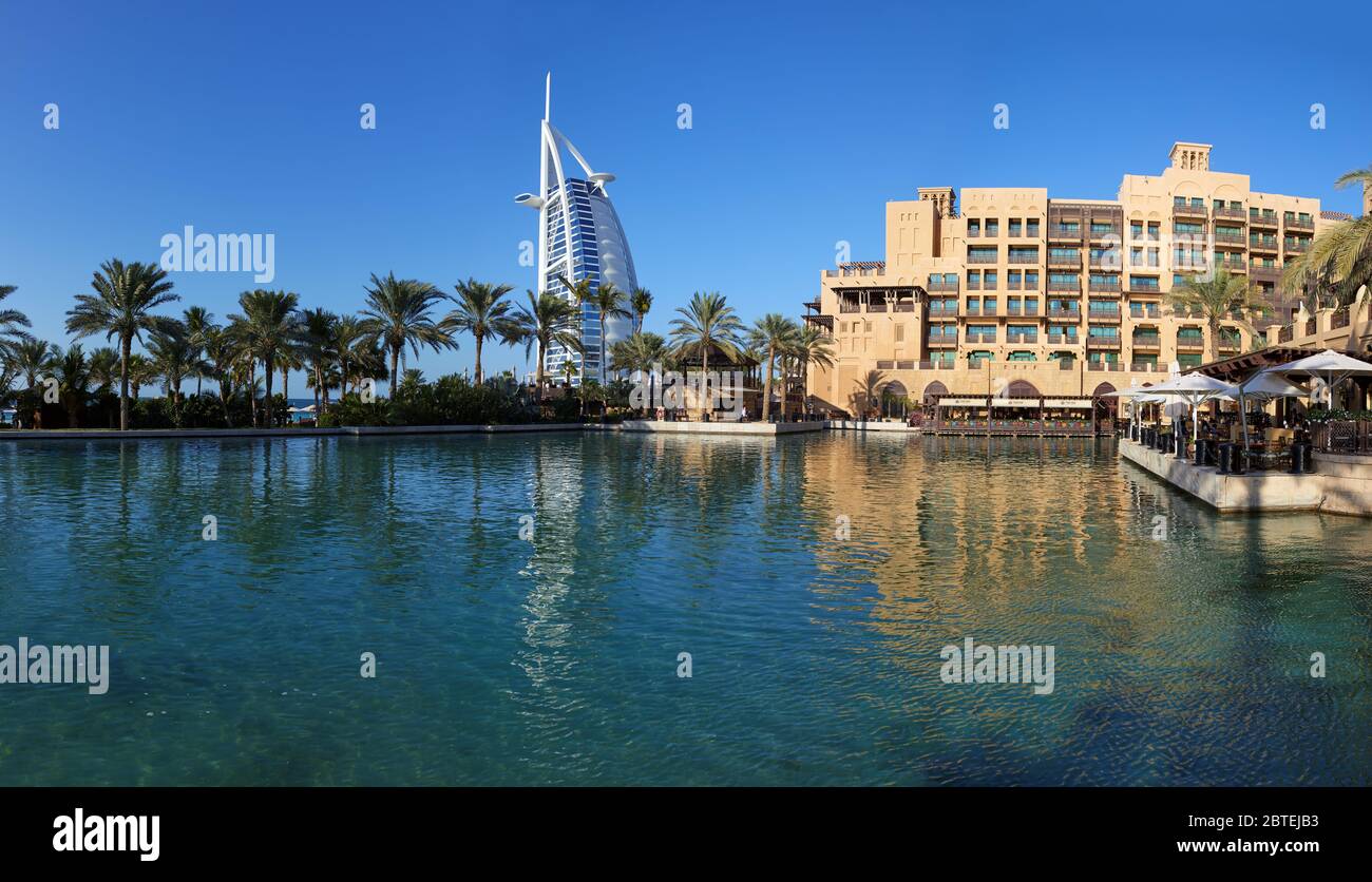 Burj Al Arab Hotel at Dust, Dubaï, Émirats arabes Unis (eau) Banque D'Images