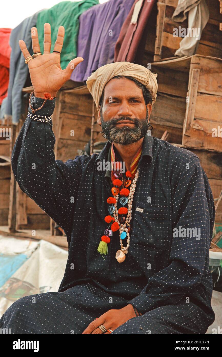 Portrait - Malang homme à Clifton Beach, Karachi, Pakistan 26/06/2012 Banque D'Images