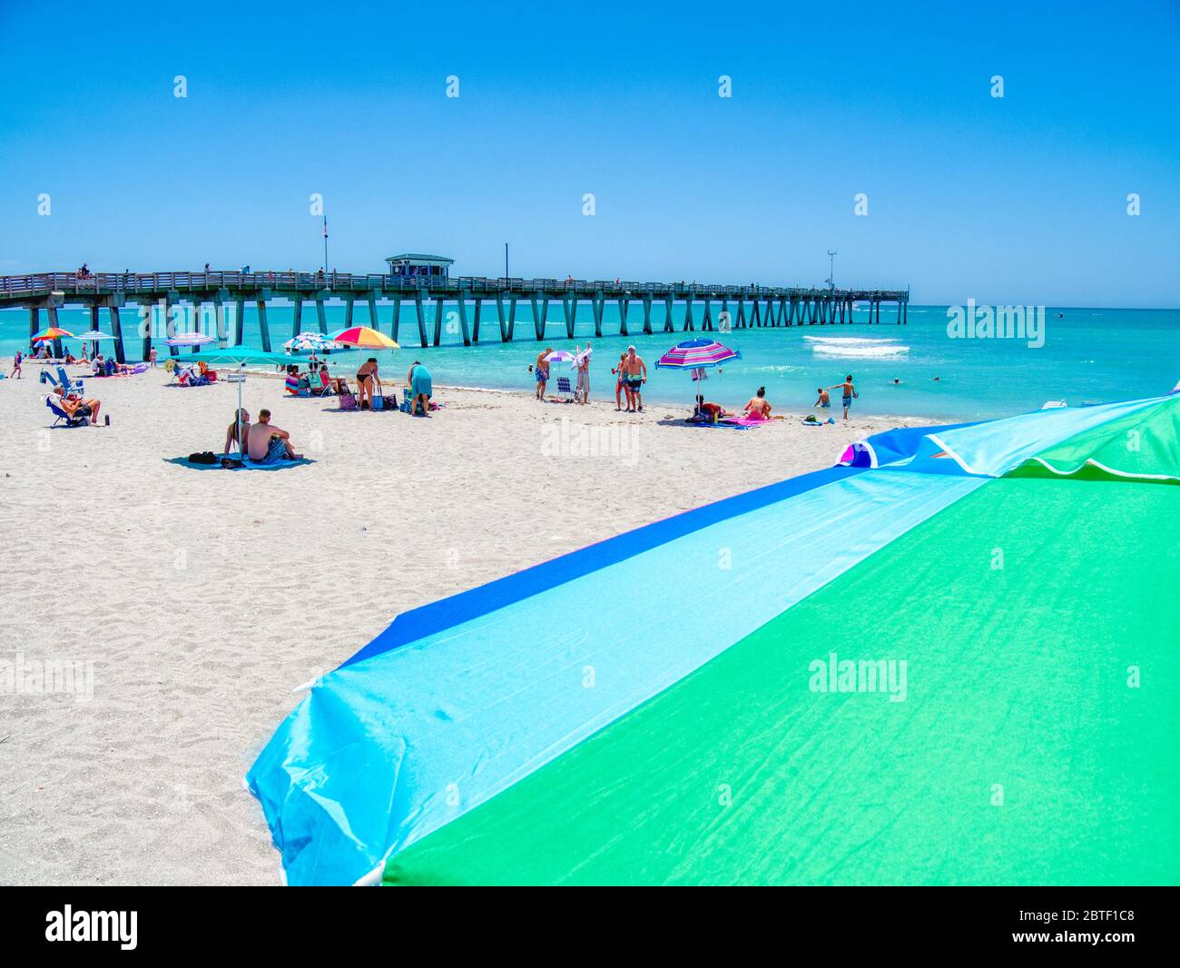 Fishing Pier et Brohard Park Beach sur le golfe du Mexique à Venise Floride aux États-Unis Banque D'Images