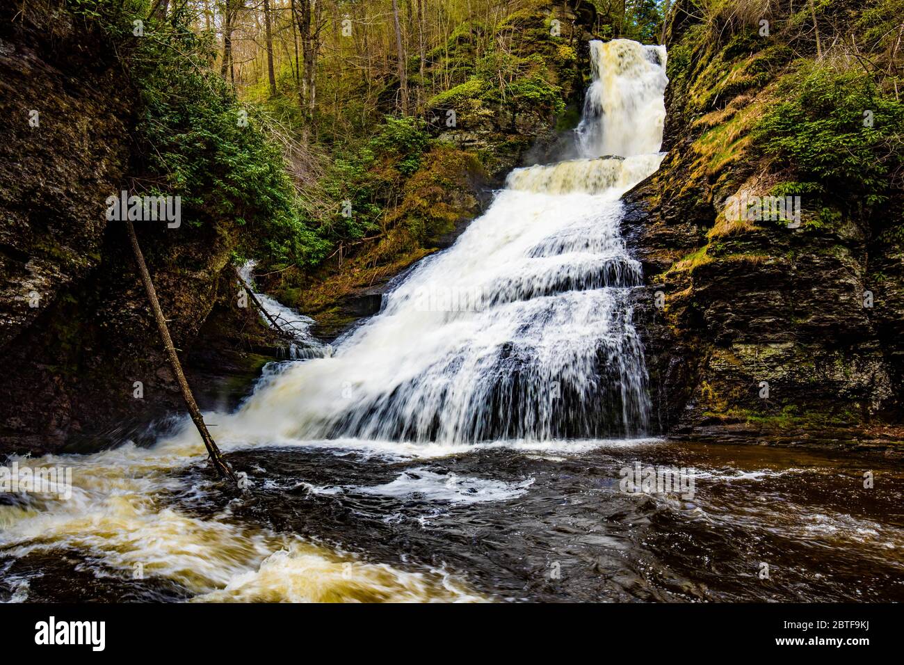 Pittoresque Dingmans Falls dans Delaware Township destination touristique lieu Banque D'Images