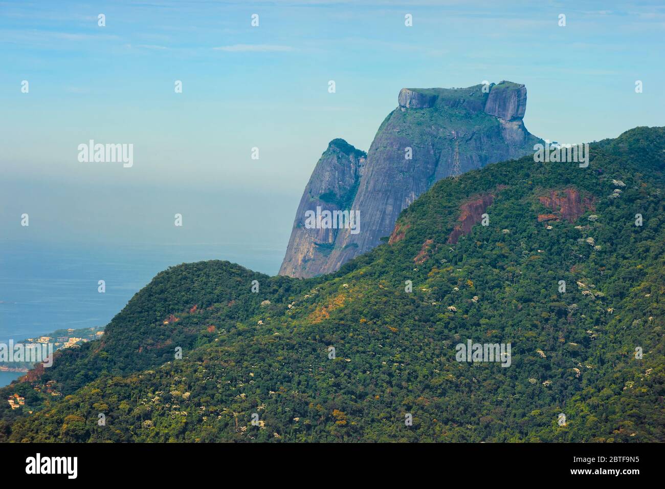 Pedra da Gavea et Pedra Bonita, Rio de Janeiro, Brésil Banque D'Images