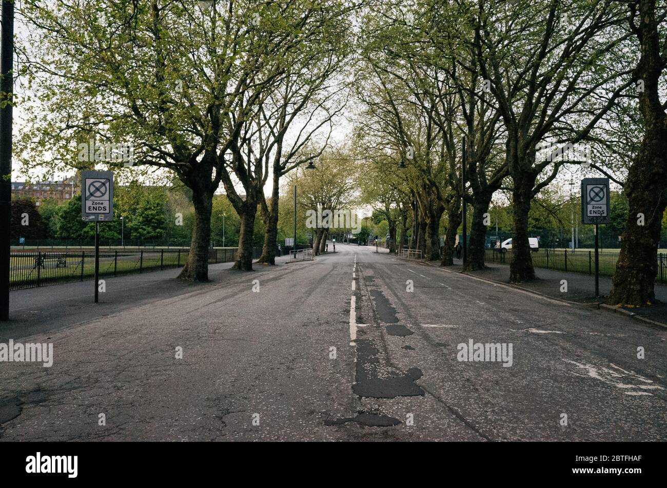 Le Conseil municipal de Glasgow a introduit une interdiction de circulation sur Kelvin Way pour soutenir la distanciation sociale dans la crise du coronavirus britannique et son verrouillage. Banque D'Images