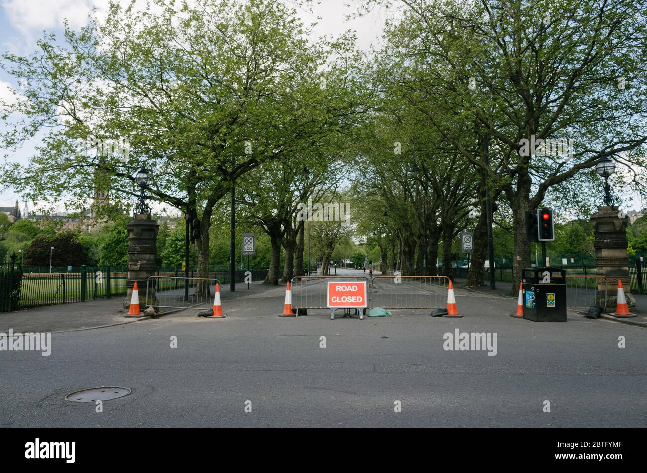 Le Conseil municipal de Glasgow a introduit une interdiction de circulation sur Kelvin Way pour soutenir la distanciation sociale dans la crise du coronavirus britannique et son verrouillage. Banque D'Images
