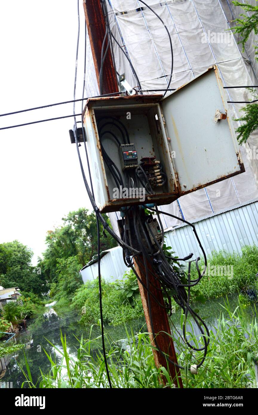 Boîtier de raccordement de câbles électriques Banque D'Images