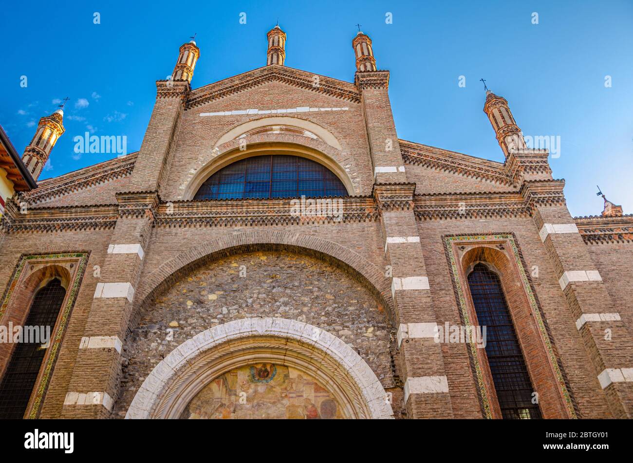 Chiesa di Santa Maria del Carmine Saint Maria de Carmine façade de l'église catholique, bâtiment de style gothique, centre historique de Brescia, églises italiennes, Lombardie, Italie du Nord Banque D'Images