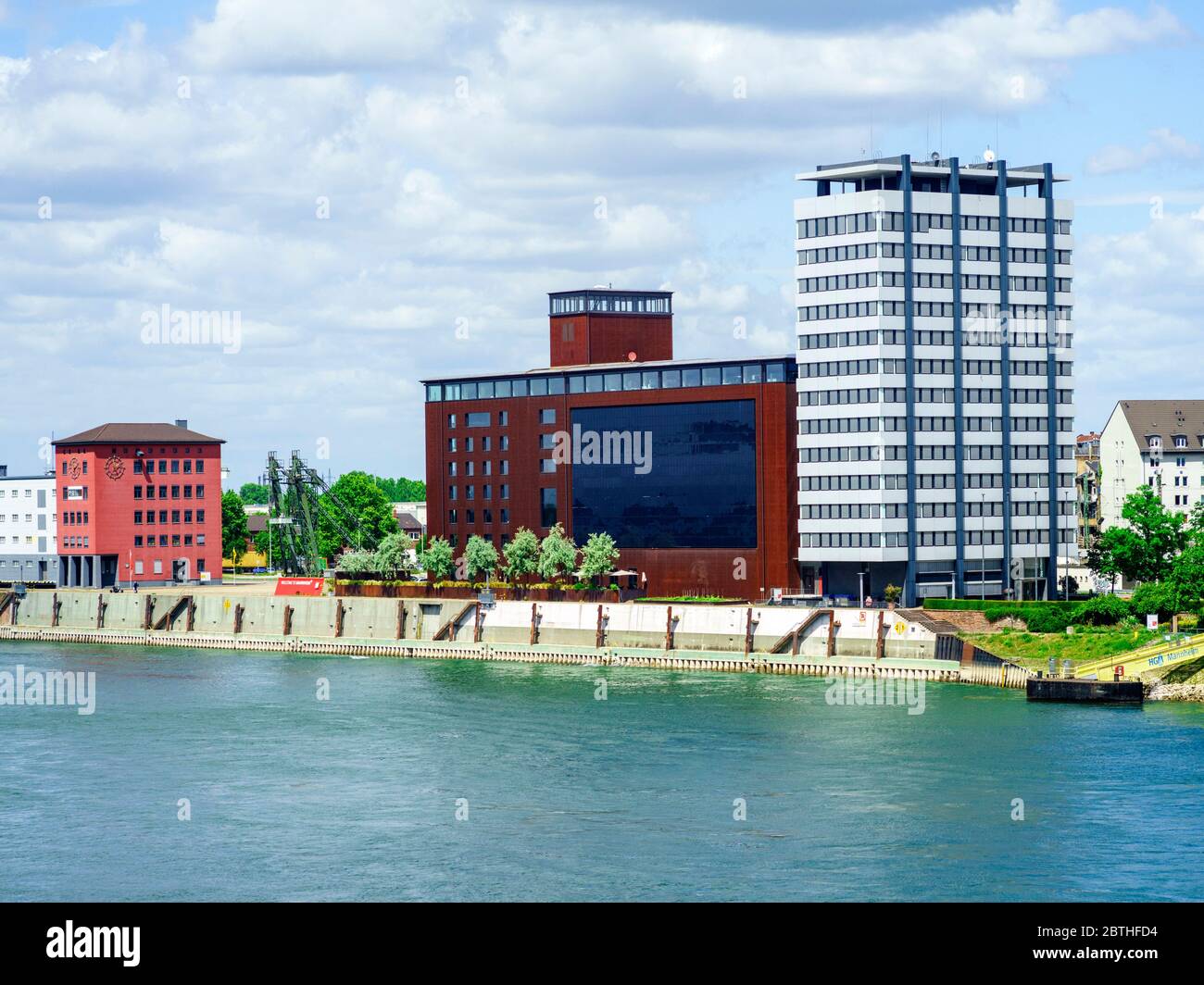 Rhin avec Speicher 7 Boutique Hotel (Mannheim/Allemagne) Banque D'Images