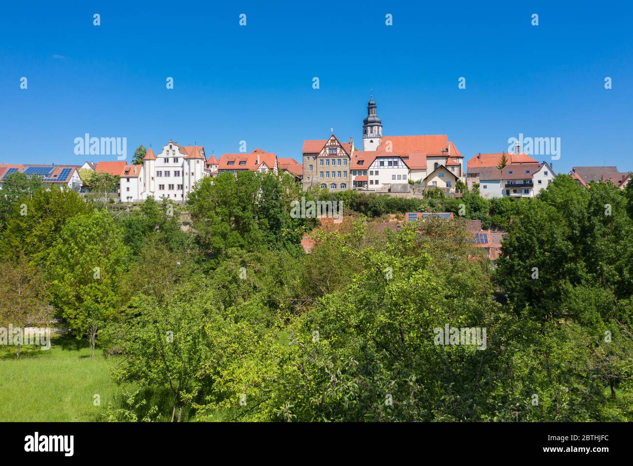 Vue aérienne sur drone, vue sur la ville, Gochsheim, Bade-Wurtemberg, Allemagne, Europe Banque D'Images