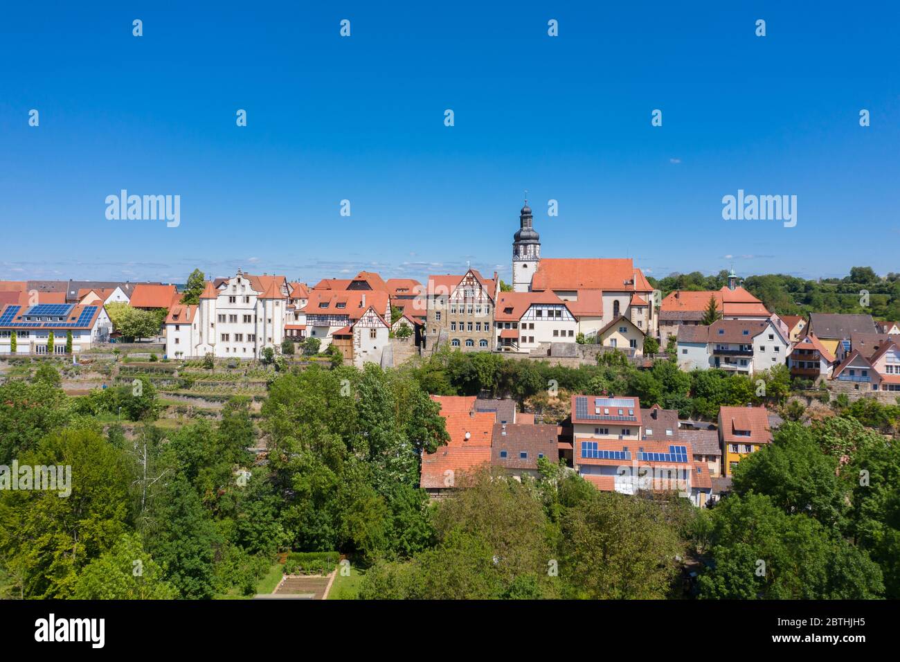 Vue aérienne sur drone, vue sur la ville, Gochsheim, Bade-Wurtemberg, Allemagne, Europe Banque D'Images