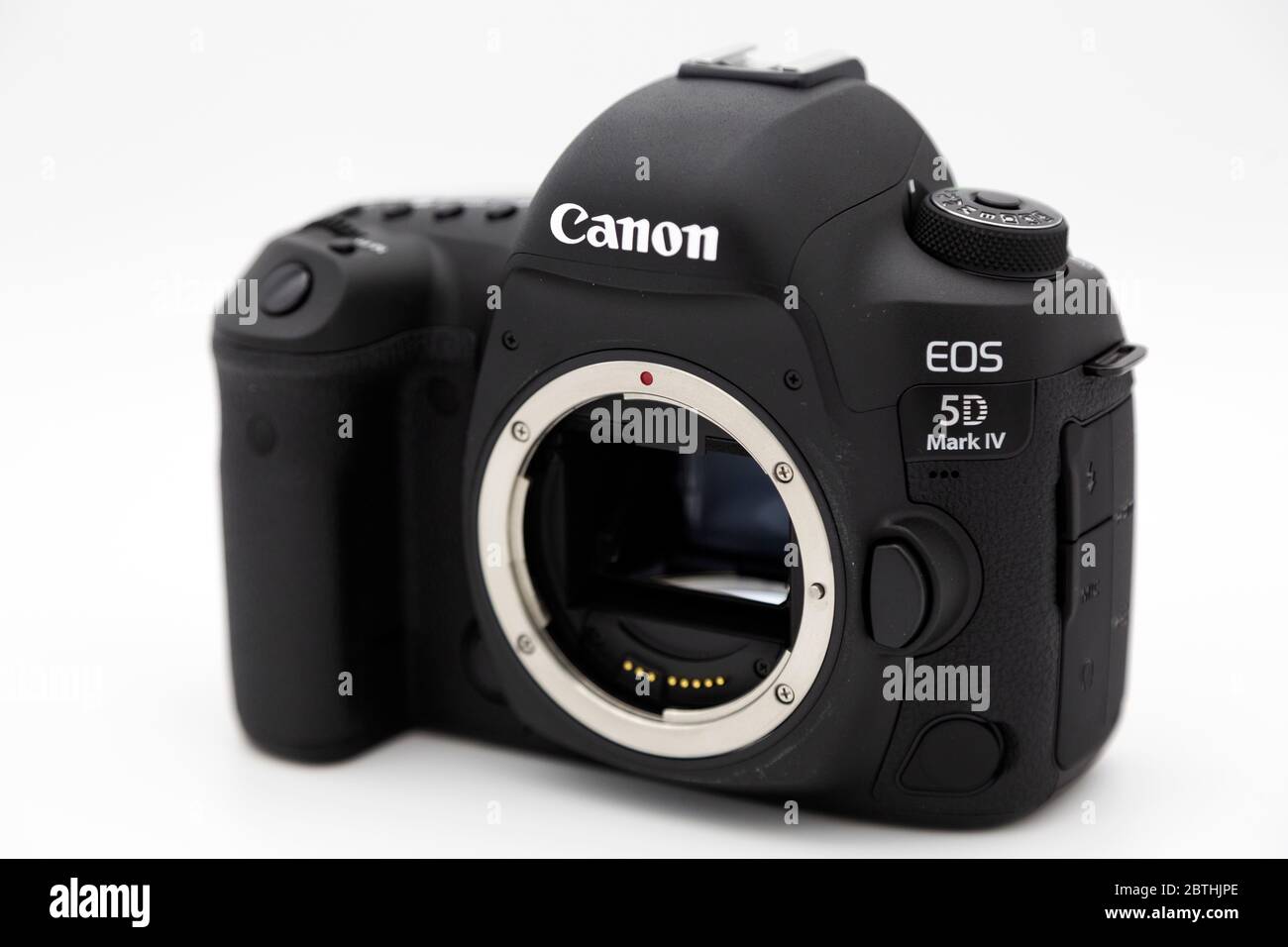 Boîtier d'appareil photo Canon 5D Mark IV. Il s'agit d'un appareil photo reflex numérique plein format à objectif unique (D-SLR). Banque D'Images