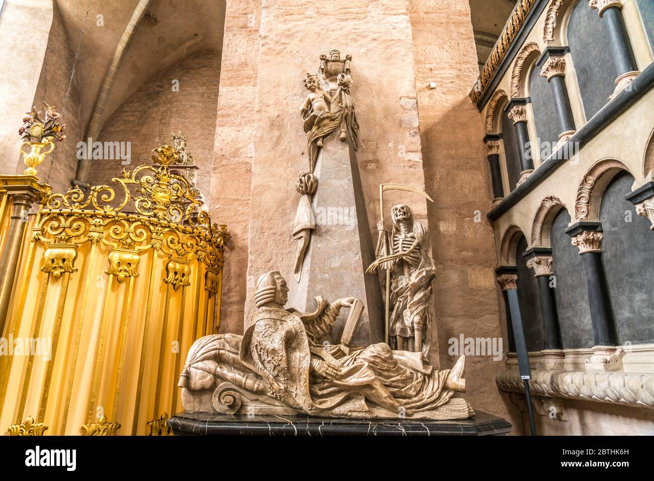 Grabmal Johann Philipp von Walderdorf im Innenraum des Dom Saint-Pierre, UNESCO Welterbe à Trèves, Rheinland-Pfalz, Allemagne | Tombeau de Johann Philip Banque D'Images