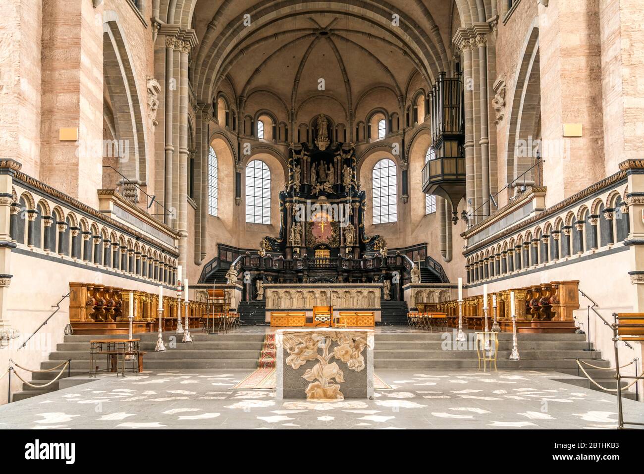 Innenraum des Dom St. Peter, UNESCO Welterbe à Trèves, Rheinland-Pfalz, Allemagne | intérieur de la cathédrale de Trèves, patrimoine mondial de l'UNESCO à Trèves, Rhin Banque D'Images