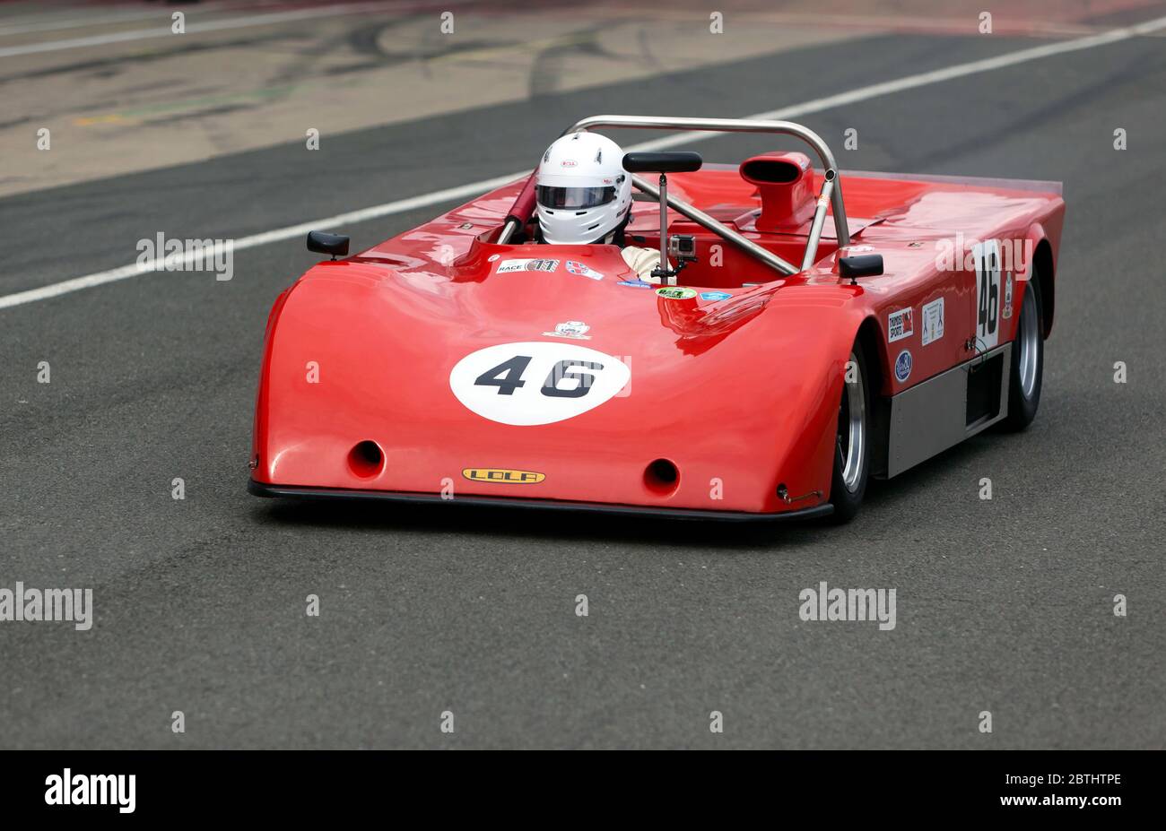 Trevor Welsh, volant de son Rouge, 1978, Lola T492 pendant la séance de qualification pour la course HSCC Thundersports au Silverstone Classic 2019 Banque D'Images