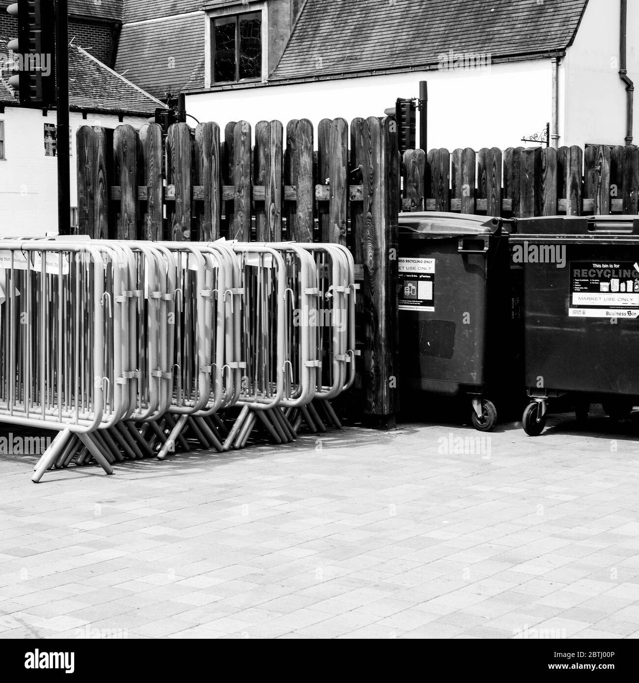 Barrières sociales à distance pour le contrôle des foules pendant le verrouillage du coronavirus britannique 2020 Banque D'Images