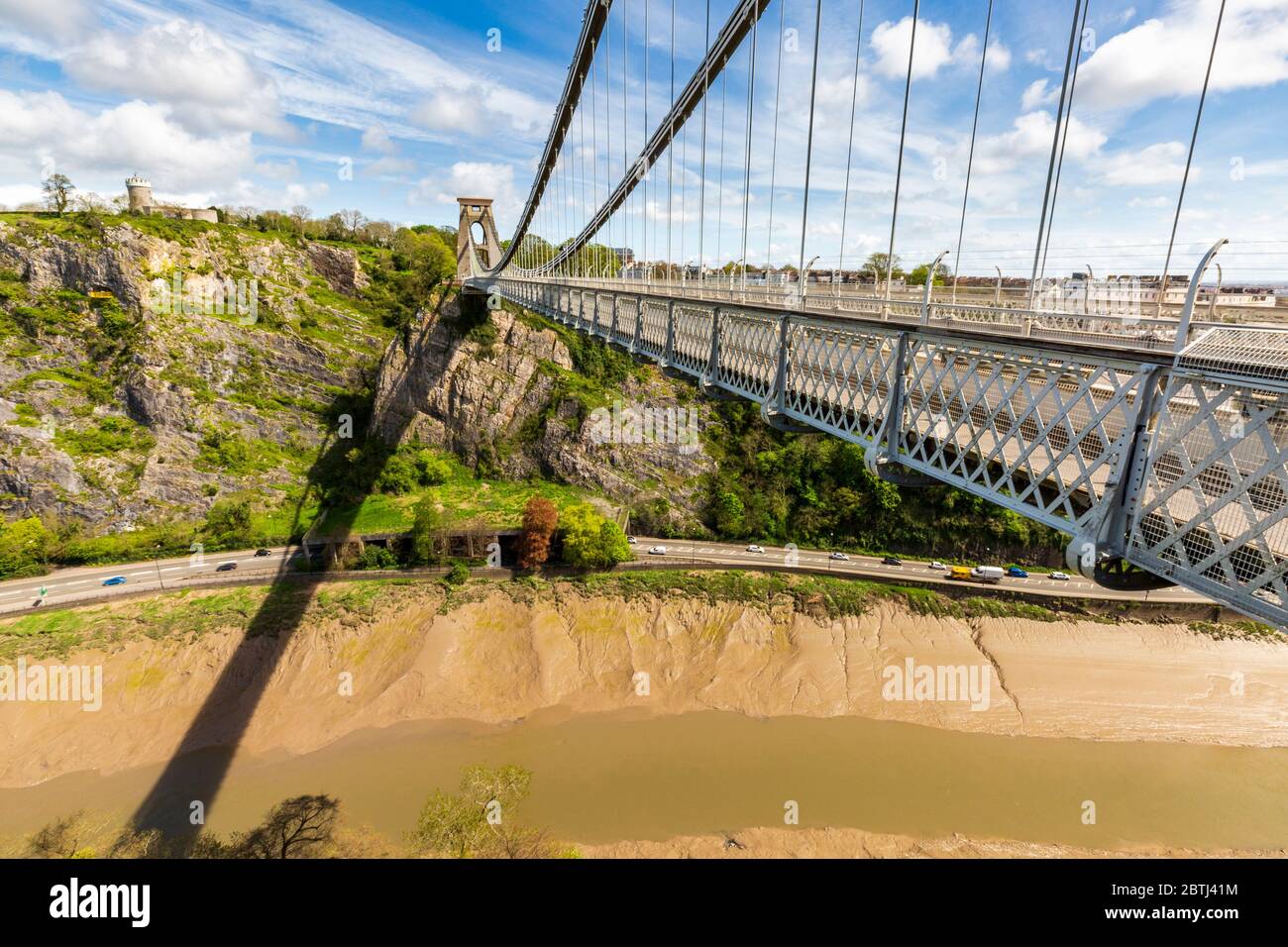 Le pont suspendu Clifton qui enjambe la gorge Avon avec l'observatoire Clifton, Bristol, Angleterre Banque D'Images