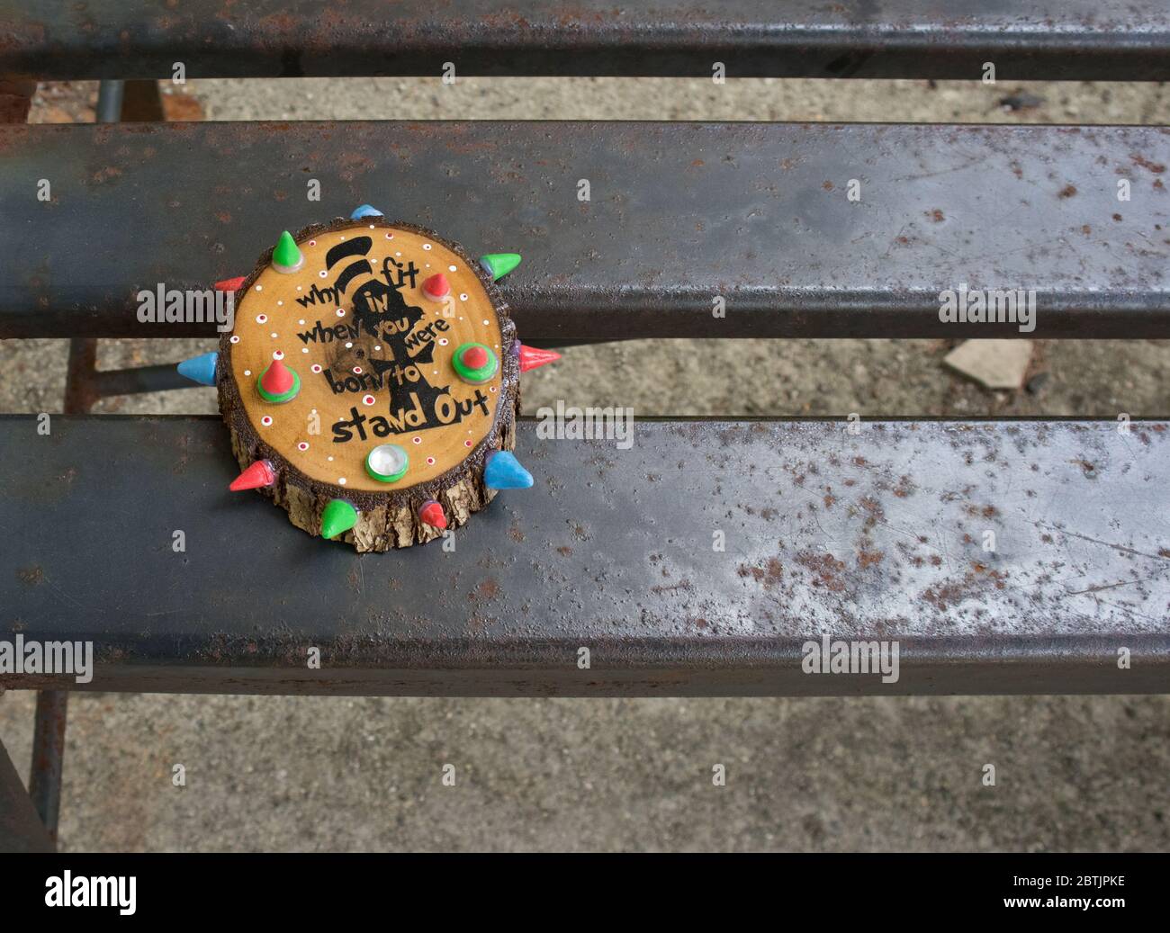 « Pourquoi s'adapter quand vous êtes né pour vous faire remarquer ? »... message pour ceux qui ont contribué à aider ceux qui souffrent (Covid-19). Banque D'Images