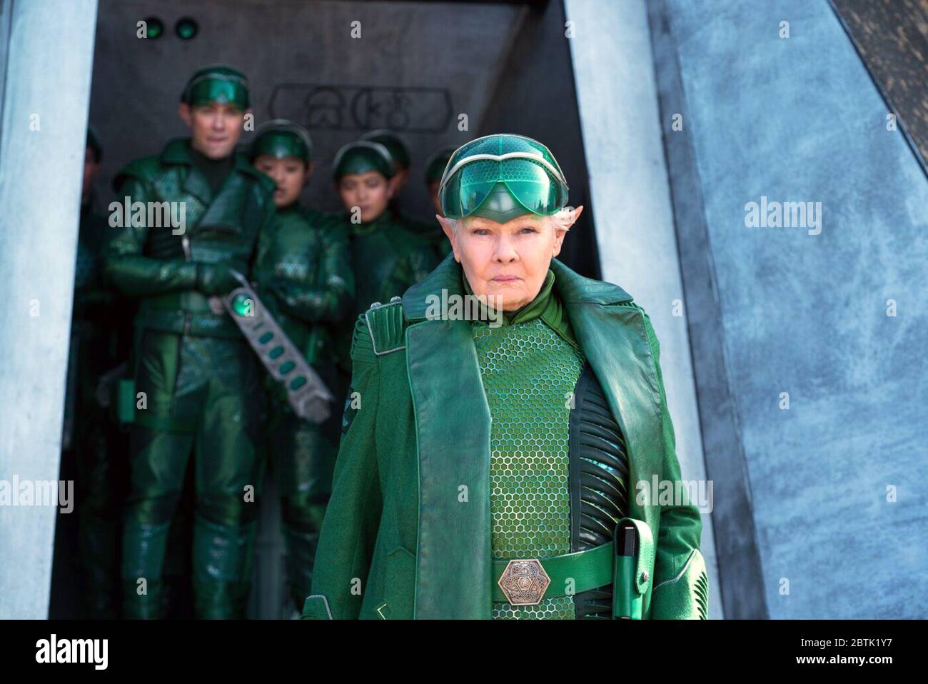 Artemis Fowl est un film d'aventure de science-fiction américain de 2020 basé sur le roman de 2001 du même nom d'Eoin Colfer et réalisé par Kenneth Branagh à partir d'un scénario co-écrit par Conor McPherson et Hamish McColl. Cette photographie est à usage éditorial seulement et est le copyright de La société de film et/ou le photographe affecté par la société de film ou de production et ne peut être reproduit que par des publications en conjonction avec la promotion du film ci-dessus. Un crédit obligatoire est requis pour la société de cinéma. Le photographe doit également être crédité lorsqu'il est connu. Banque D'Images