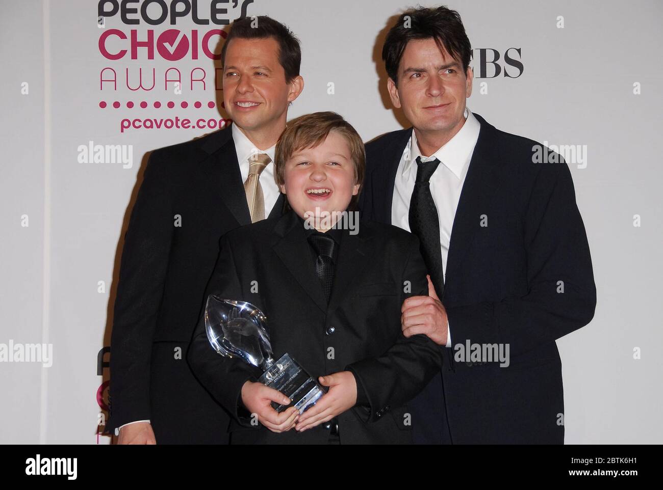 « deux hommes et demi » - Jon Cryer, Angus T. Jones et Charlie Sheen à la 33ème édition annuelle du People's Choice Awards - salle de presse tenue au Shrine Auditorium de Los Angeles, Californie. L'événement a eu lieu le mardi 9 janvier 2007. Photo par: SBM / PictureLux - référence du fichier # 34006-172SBMPLX Banque D'Images