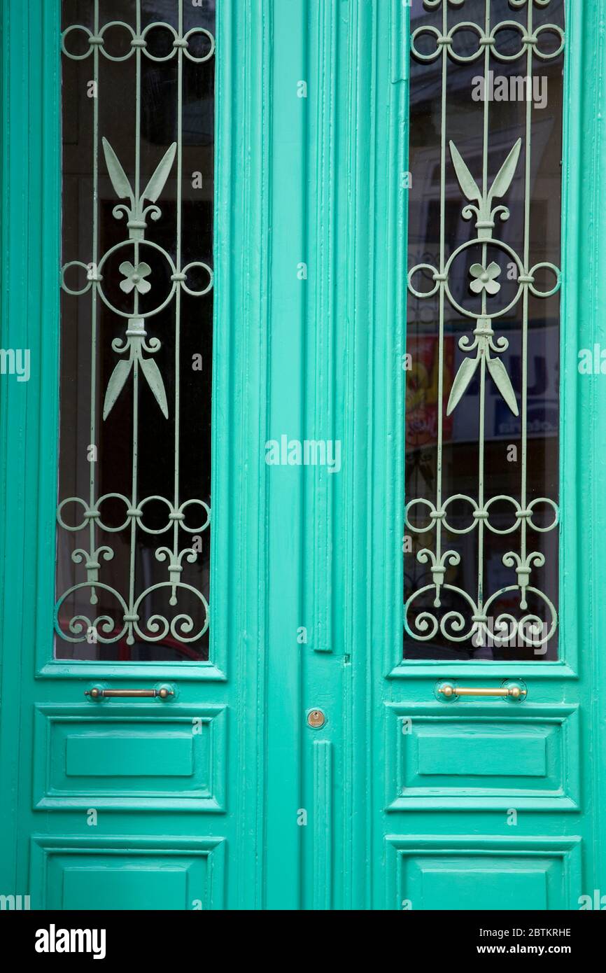 Porte sur la rue Pedro Montt à Punta Arenas, province de Magallanes, Patagonie, Chili, Amérique du Sud Banque D'Images