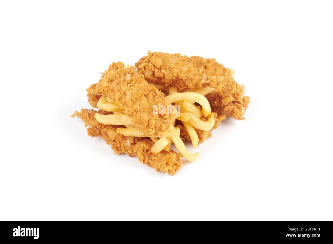 Poulet frit et frites isolées sur fond blanc. Banque D'Images