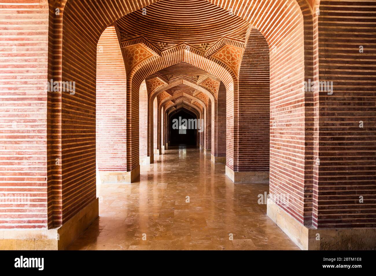 Cloître de la mosquée Shah Jahan, Jamia Masjid de Thatta, Thatta, province du Sindh, Pakistan, Asie du Sud, Asie Banque D'Images