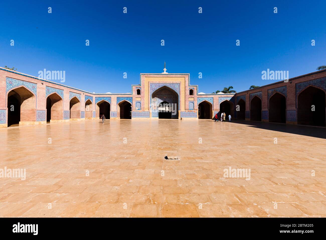 Cour de la mosquée Shah Jahan, Jamia Masjid de Thatta, Thatta, province de Sindh, Pakistan, Asie du Sud, Asie Banque D'Images