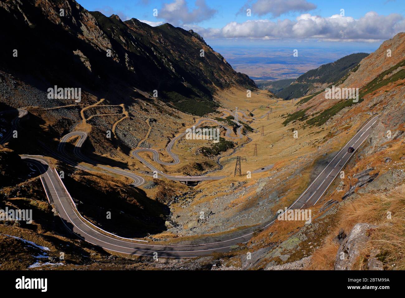 Le passage Transfagarasan est le passage au-dessus des Carpates en Roumanie et est l'une des routes de montagne les plus spectaculaires au monde Banque D'Images
