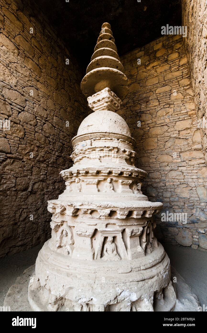 Stupa votive monumentale au monastère de Mohra Moradu, ancienne ville de Taxila, Taxila, banlieue d'Islamabad, province du Punjab, Pakistan, Asie du Sud, Asie Banque D'Images