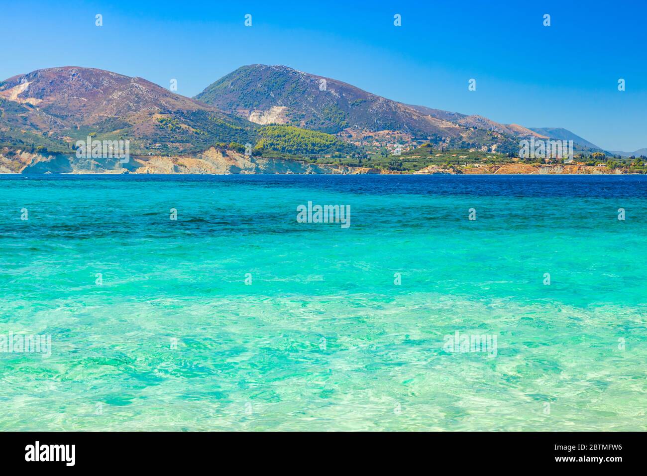 Vue sur la plage méditerranéenne en été. Île de Zakynthos, Grèce Banque D'Images