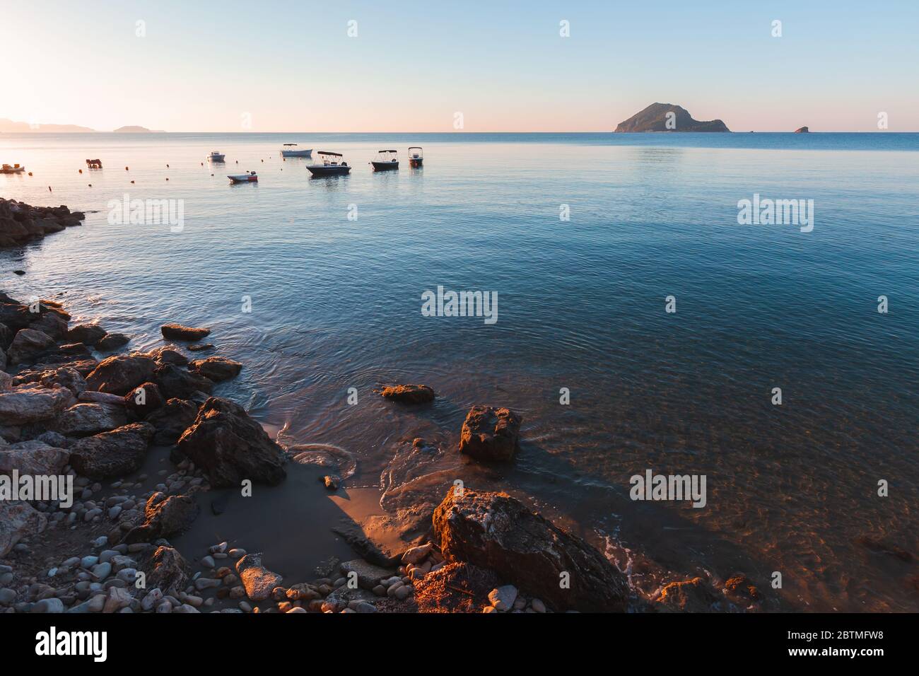 Paysage du matin avec la côte de l'île de Zakynthos, Grèce. Destination touristique populaire pour les vacances d'été Banque D'Images