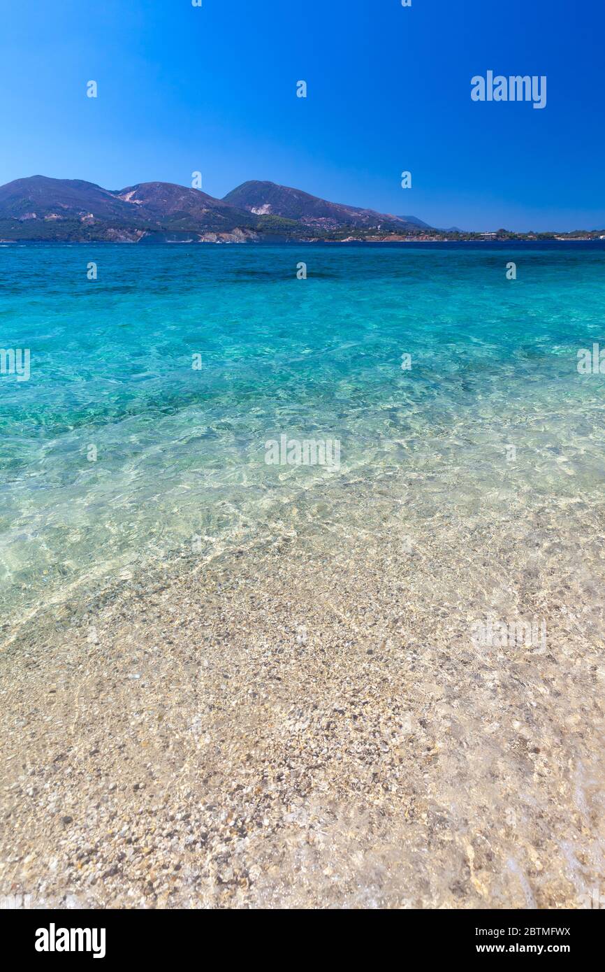 Plage méditerranéenne d'été. Photo verticale de l'île de Zakynthos, Grèce Banque D'Images