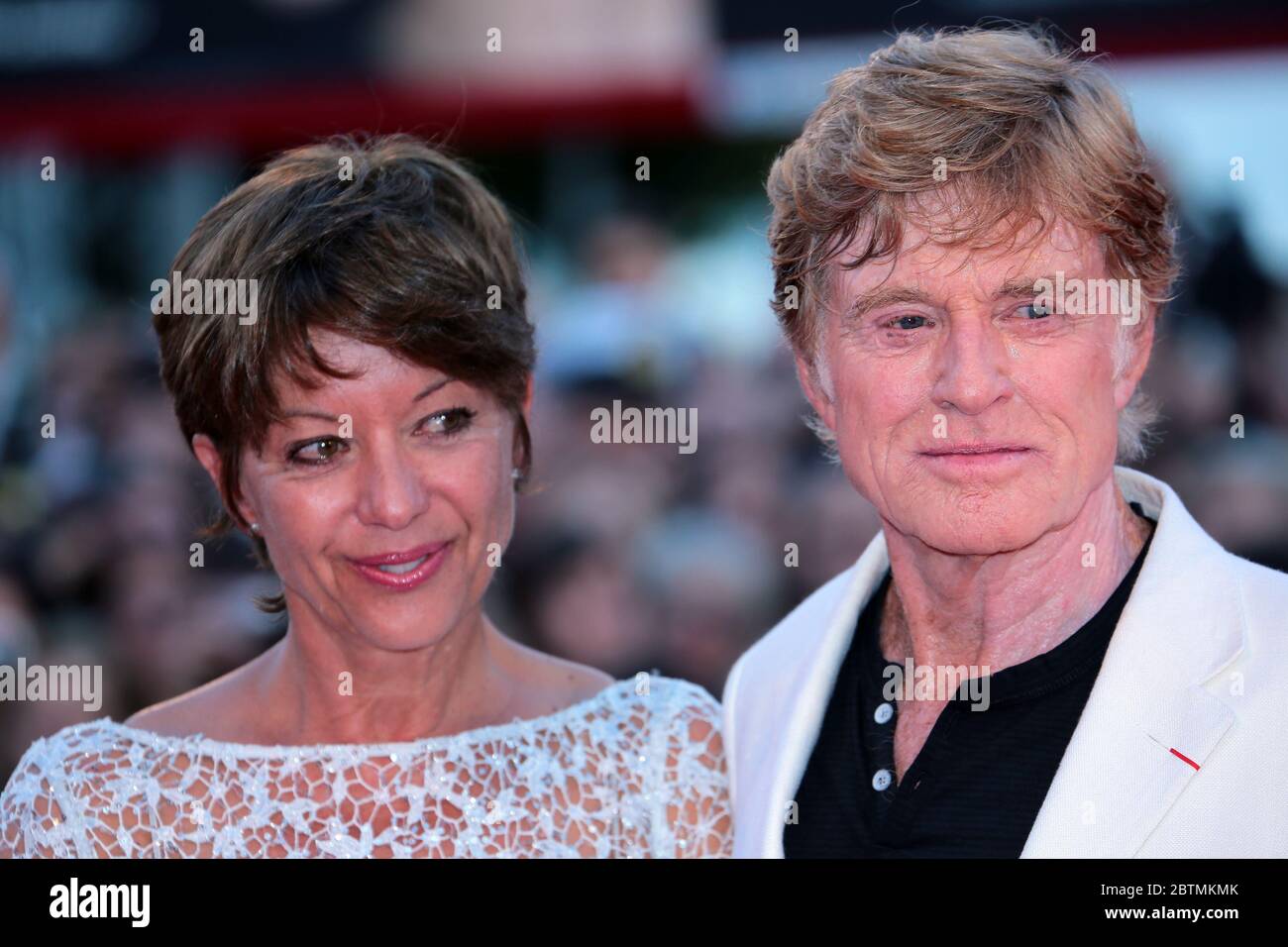 VENISE, ITALIE - SEPTEMBRE 06 : Robert Redford et sa femme Sibylle Szaggars assistent à la première « The Company You Keep » au 69e Festival du film de Venise Banque D'Images