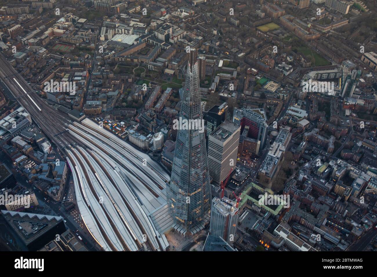 Vue aérienne du Shard à Londres à Dusk Banque D'Images