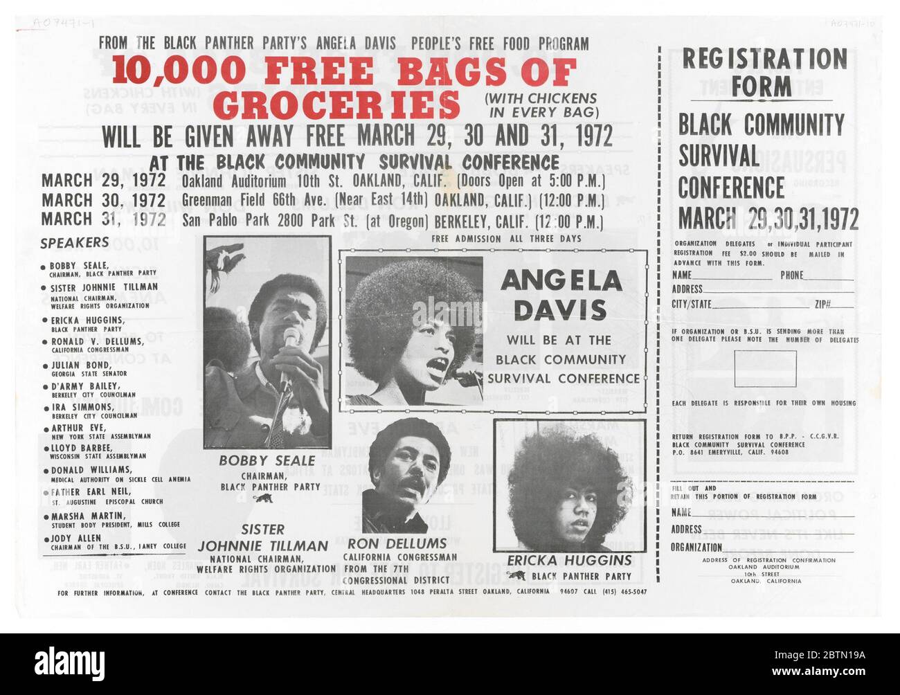 Pour la Conférence sur la survie de la communauté noire. Affiche double face ou pince annonçant la Conférence de survie de la communauté noire de 1972 avec promotion fournie par le Programme de libre alimentation du peuple Angela Davis du Parti Black Panther. Imprimé en noir et rouge sur papier blanc. Banque D'Images