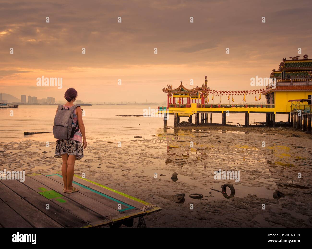 Tourisme à Yeoh Jetty au lever du soleil, Georgetown, Penang, Malaisie. Banque D'Images