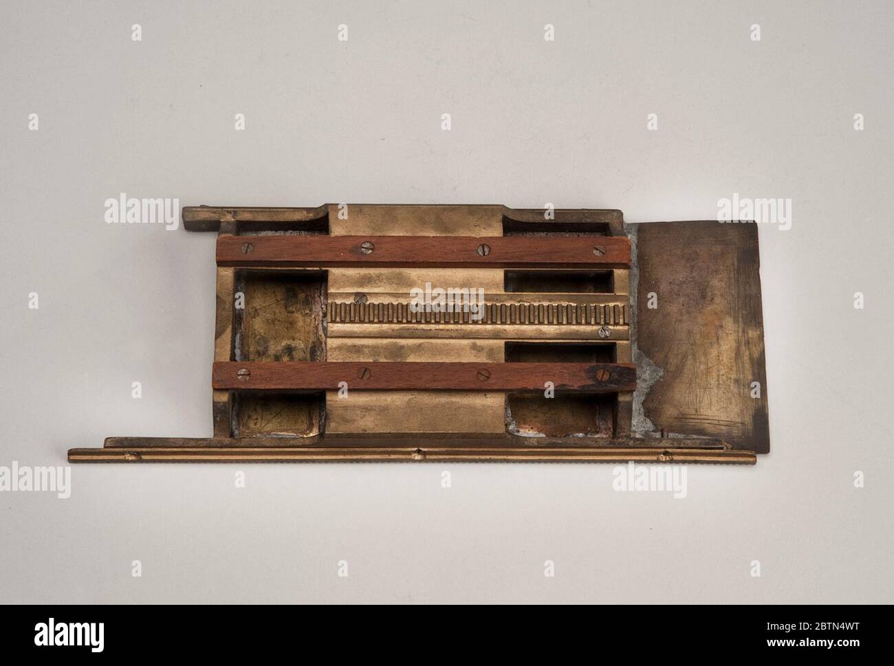 Modèle breveté pour la presse rotative à âme perfectrice. Ce modèle de brevet démontre une invention pour une presse rotative à perfectionner sur le Web. Le fabricant, le numéro de brevet et la date sont inconnus.actuellement non affiché Banque D'Images
