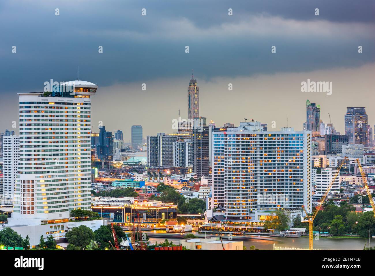 Bangkok, Thaïlande paysage urbain au crépuscule. Banque D'Images