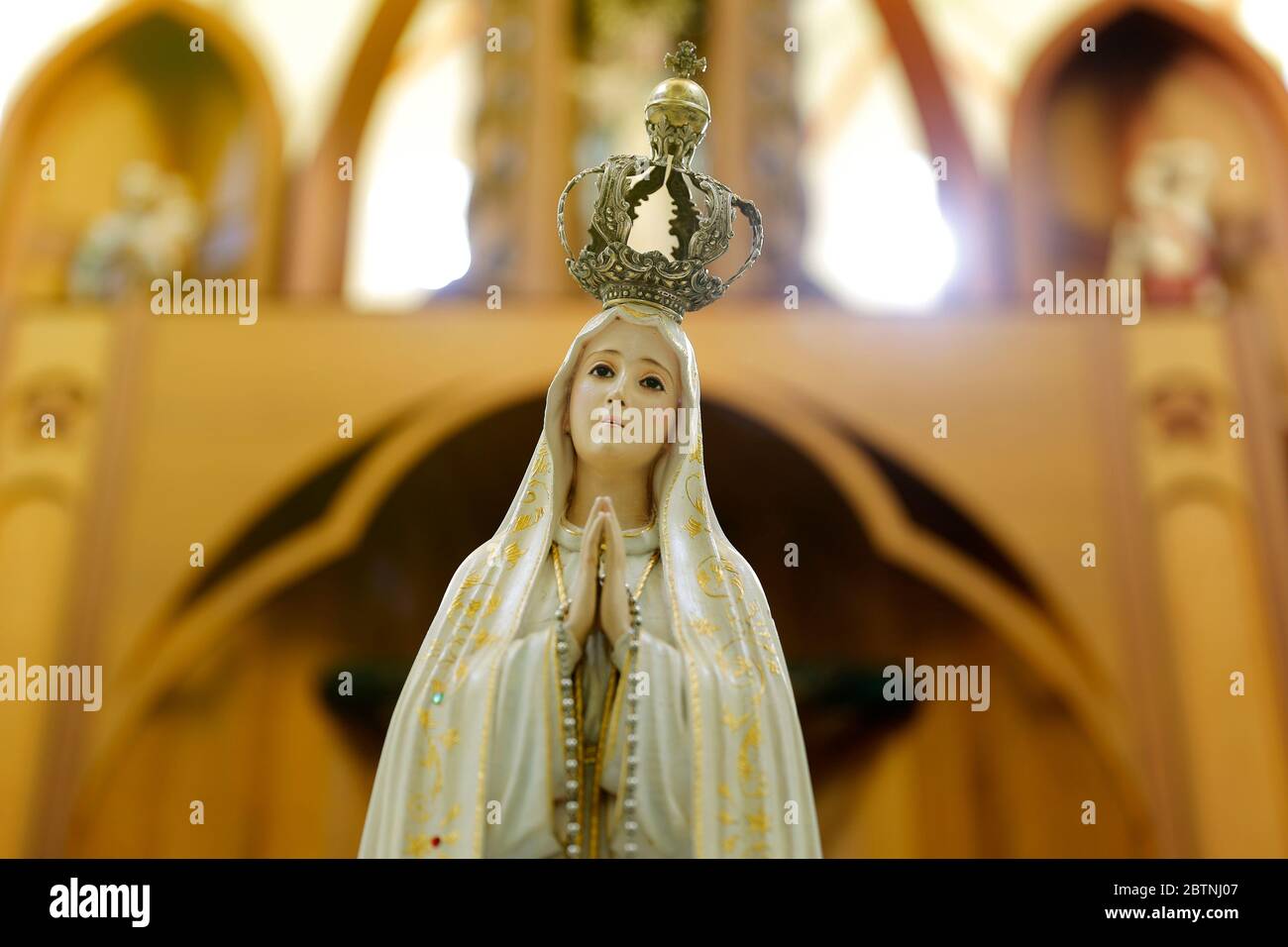 Statue de l'image de Notre Dame de Fatima, Mère de Dieu dans la religion catholique, Notre Dame du Rosaire de Fatima, la Vierge Marie Banque D'Images