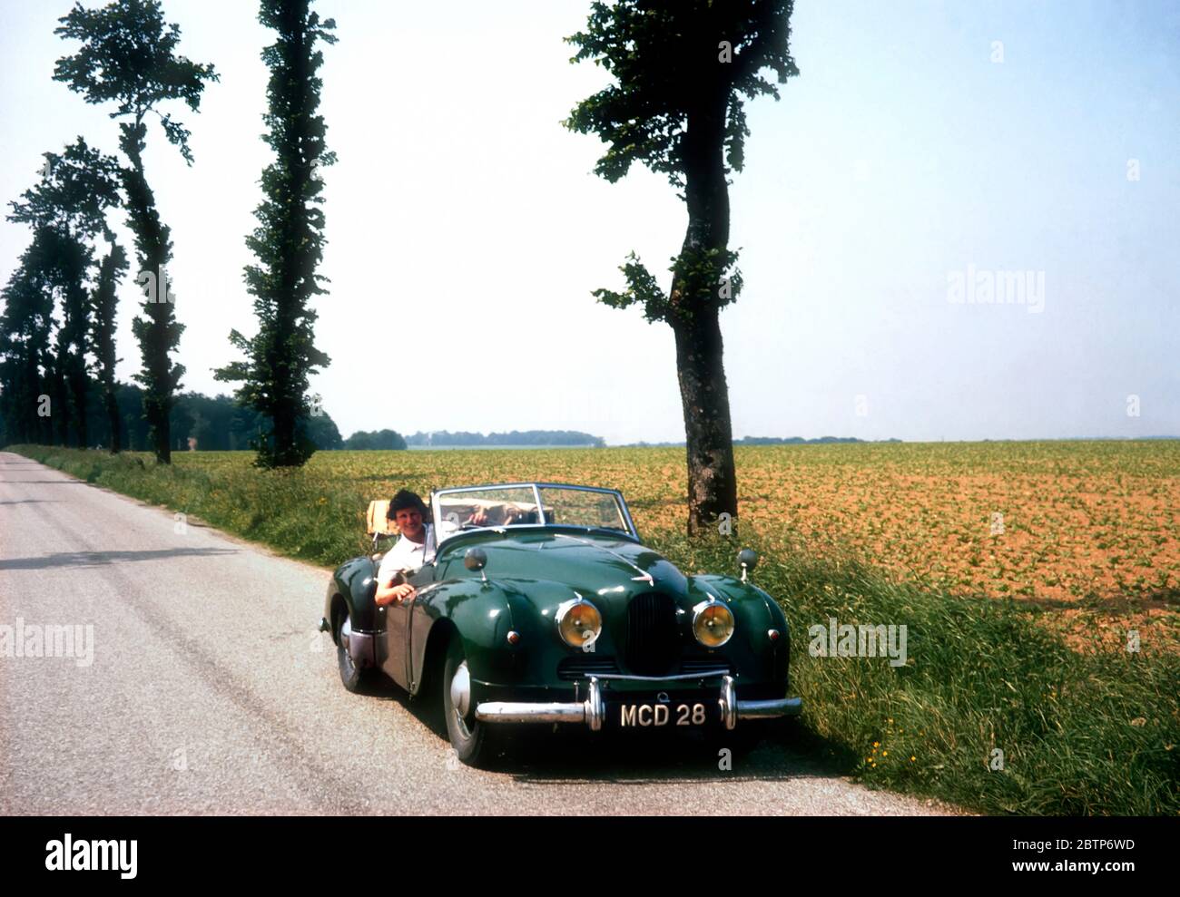 1952 Jowett Jupiter 1,5 photographié lors d'un voyage en France en 1963 Banque D'Images