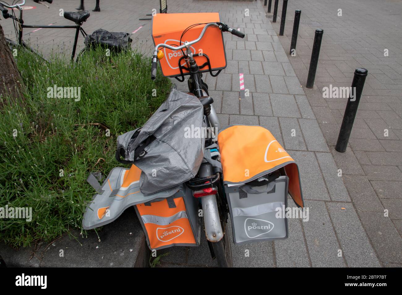 Post.nl Vélo à Amsterdam, pays-Bas 22 mai 2020 Banque D'Images