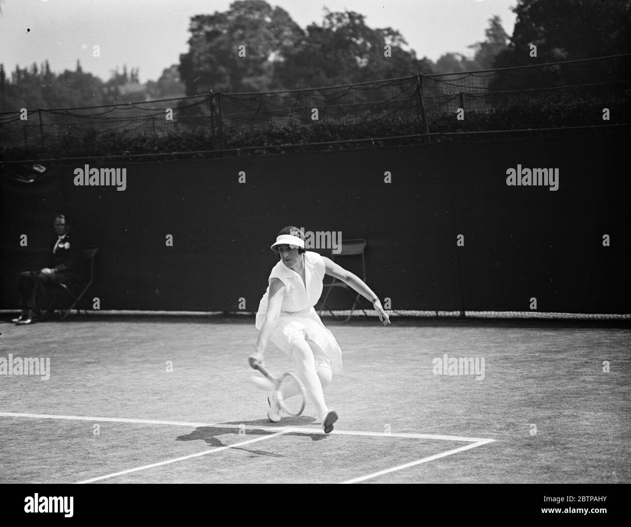 Tennis à Wimbledon . Mme L C Mitchell . 30 juin 1929 Banque D'Images