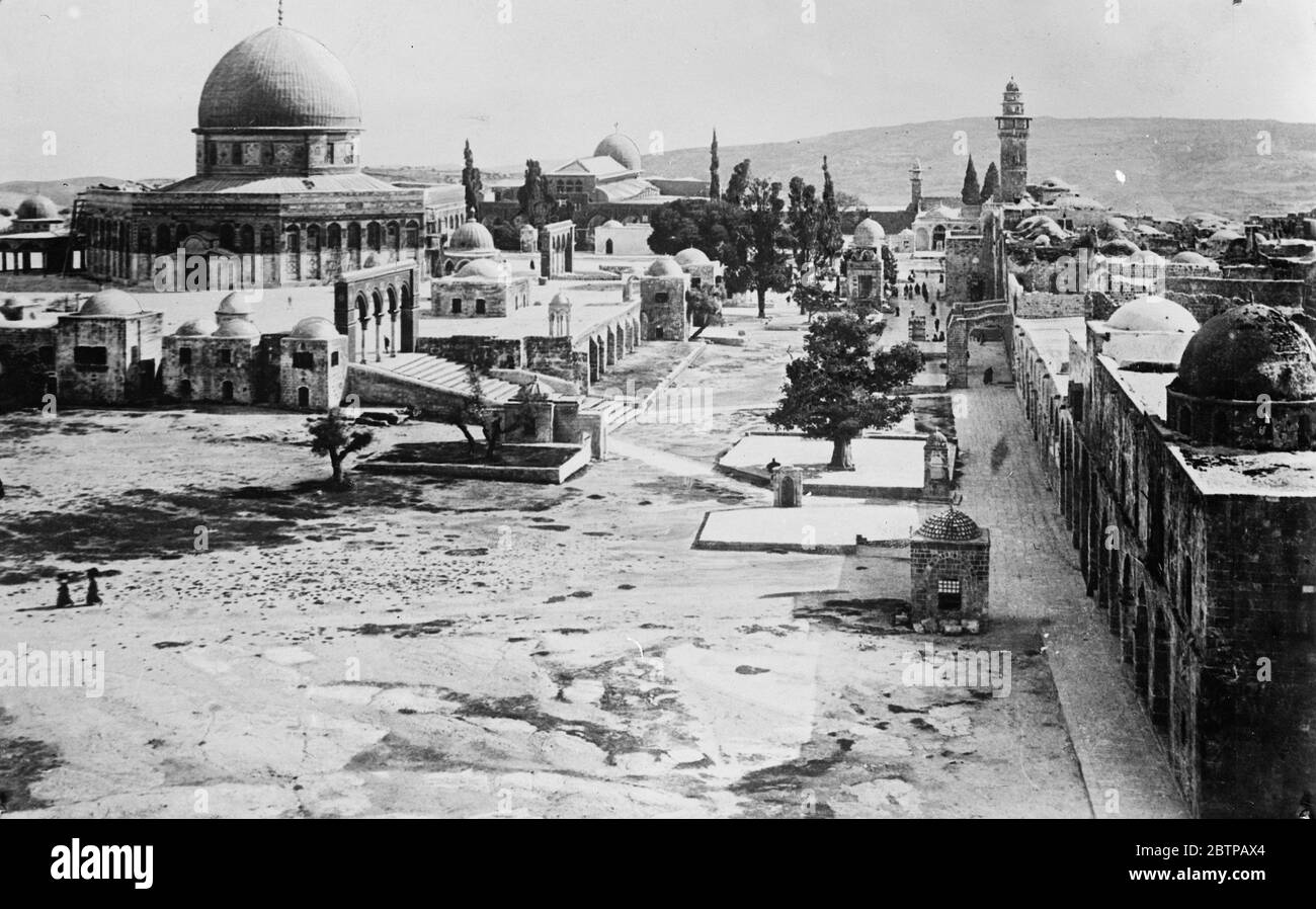 Vues sur Jérusalem . Une vue générale du Temple de Salomon montrant à gauche la mosquée d'Omar . 1er septembre 1929 Banque D'Images