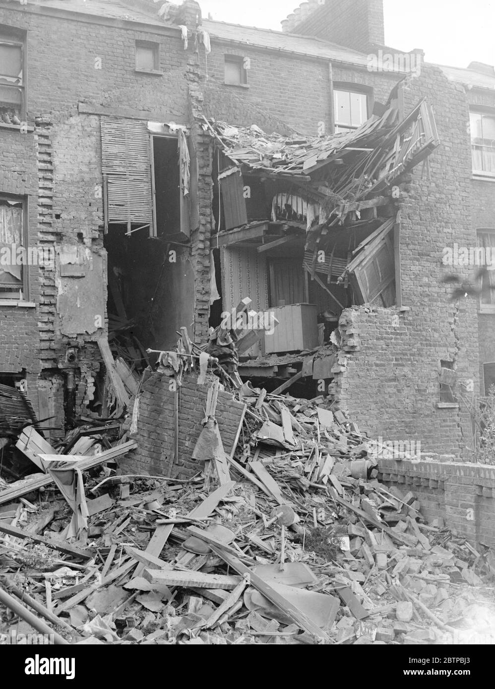 RAID de zeppelin à Londres . Maison épatée à Stoke Newington . Probablement 16 Alkham Road , le site du premier bombardement de Londres 31 mai 1915 Banque D'Images