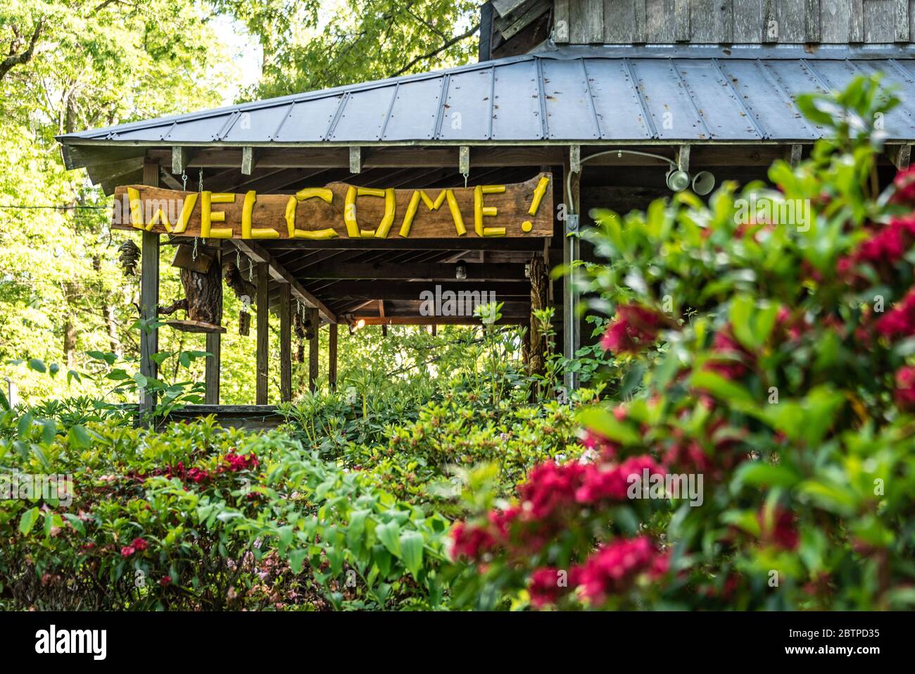 Panneau de bienvenue du comptoir commercial à l'entrée du terrain de camping du parc national de Black Rock Mountain à Mountain City, juste à l'extérieur de Clayton, en Géorgie. (ÉTATS-UNIS) Banque D'Images