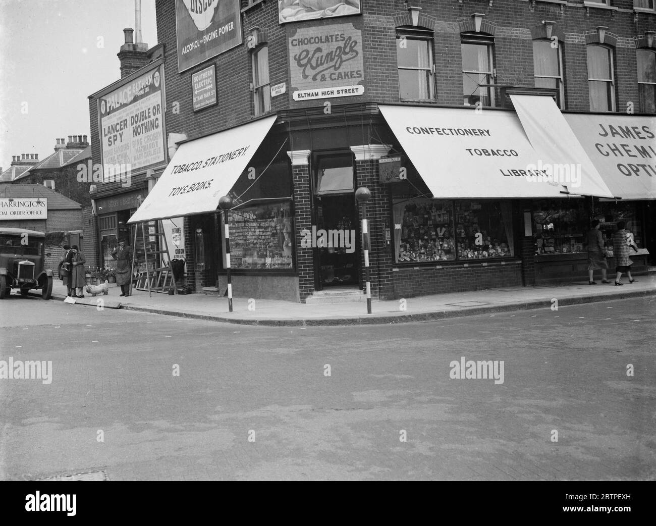 Voir les façades en Eltham . 7 avril 1938 Banque D'Images Voir les façades en Eltham . 7 avril 1938 Banque D'Images