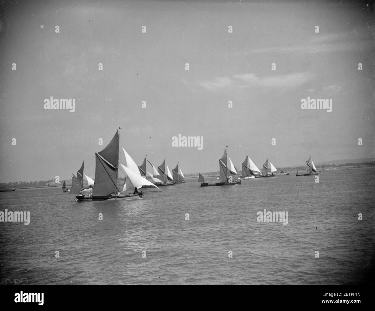 Course de barges Thames . La course de départ . 1938 Banque D'Images