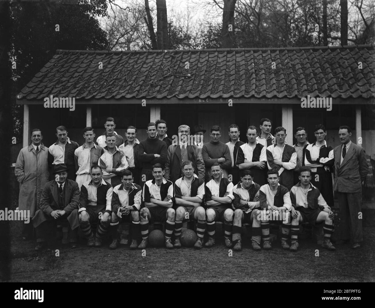 Chevaux de Troie . Watkey , G Stacey , S Pearce , Macmillan , R Robinson , R Pithers , H Mezidith , F Sewell , W Hemming Senior , J Marlow , S Steadman , W Hemming Junior , F Fenton , R Webb , T Pearce , Piper , S Lynch et P hilt . ( première ligne ) L L Love , Hatchet , L Pook , A Hammond , A Martin , W Osmond , A Crouch , A Goodall et V Kelly . . 1939 Banque D'Images