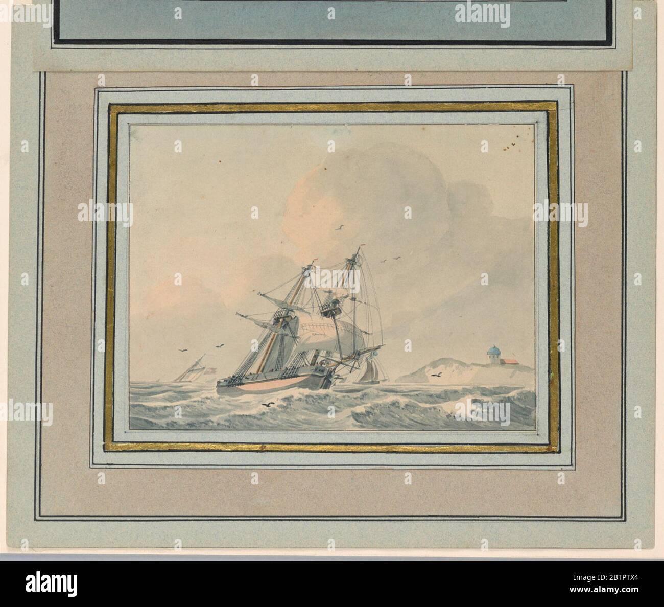 Bateaux à voile près d'un cap. La recherche en Progressa deux maîtres est montrée dans le premier plan. Plutôt un vent fort. Un phare est au cap. La signature L G Haccon f est écrite sur un voilier. Ligne de cadrage. Banque D'Images