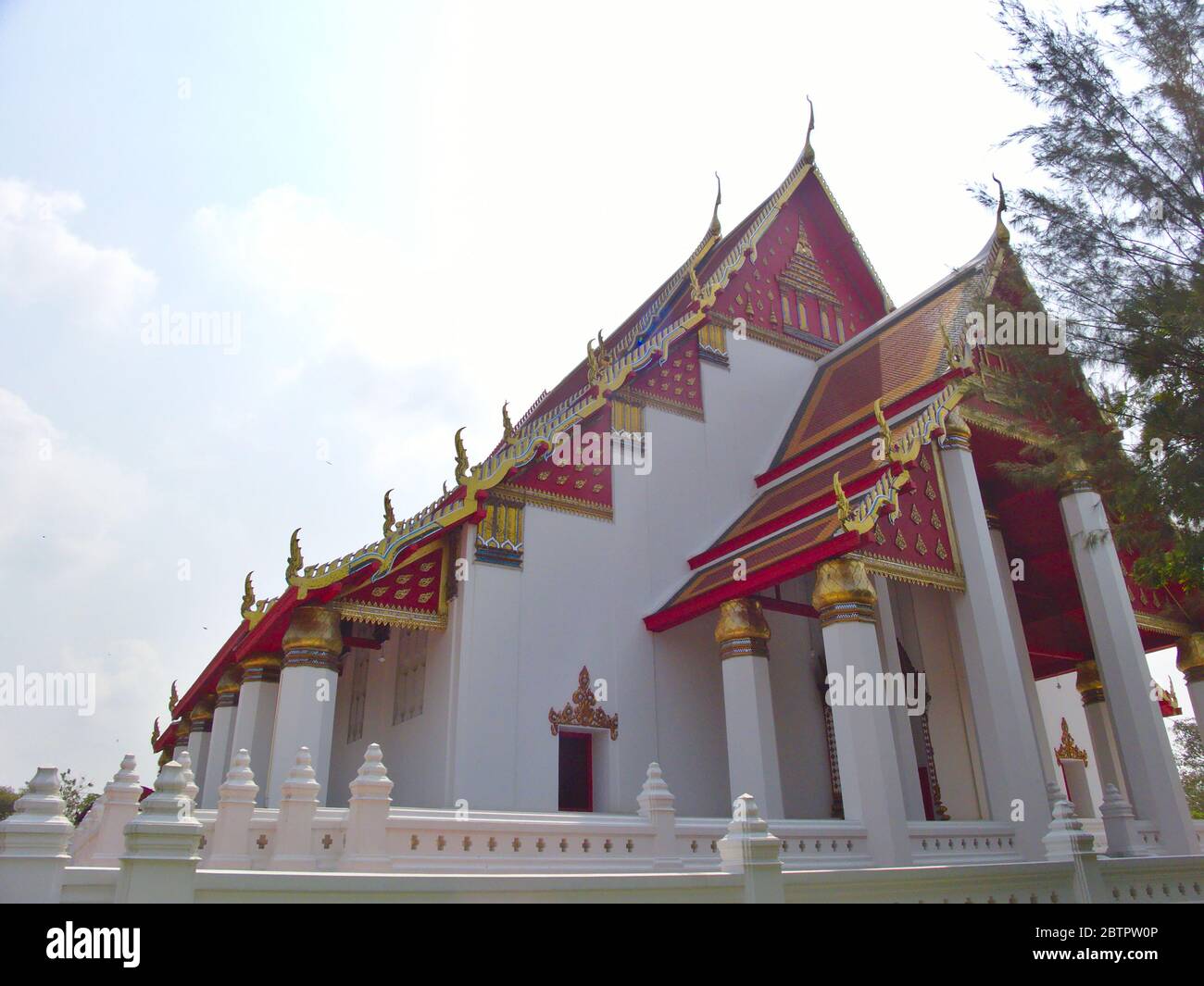 Wihan Phra Mongkhon Bophit dans Ayutthaya qui a été bien restauré à l'intérieur il y a une statue d'un grand président Bouddha. Nom Phra Mongkhon Bophit. Banque D'Images